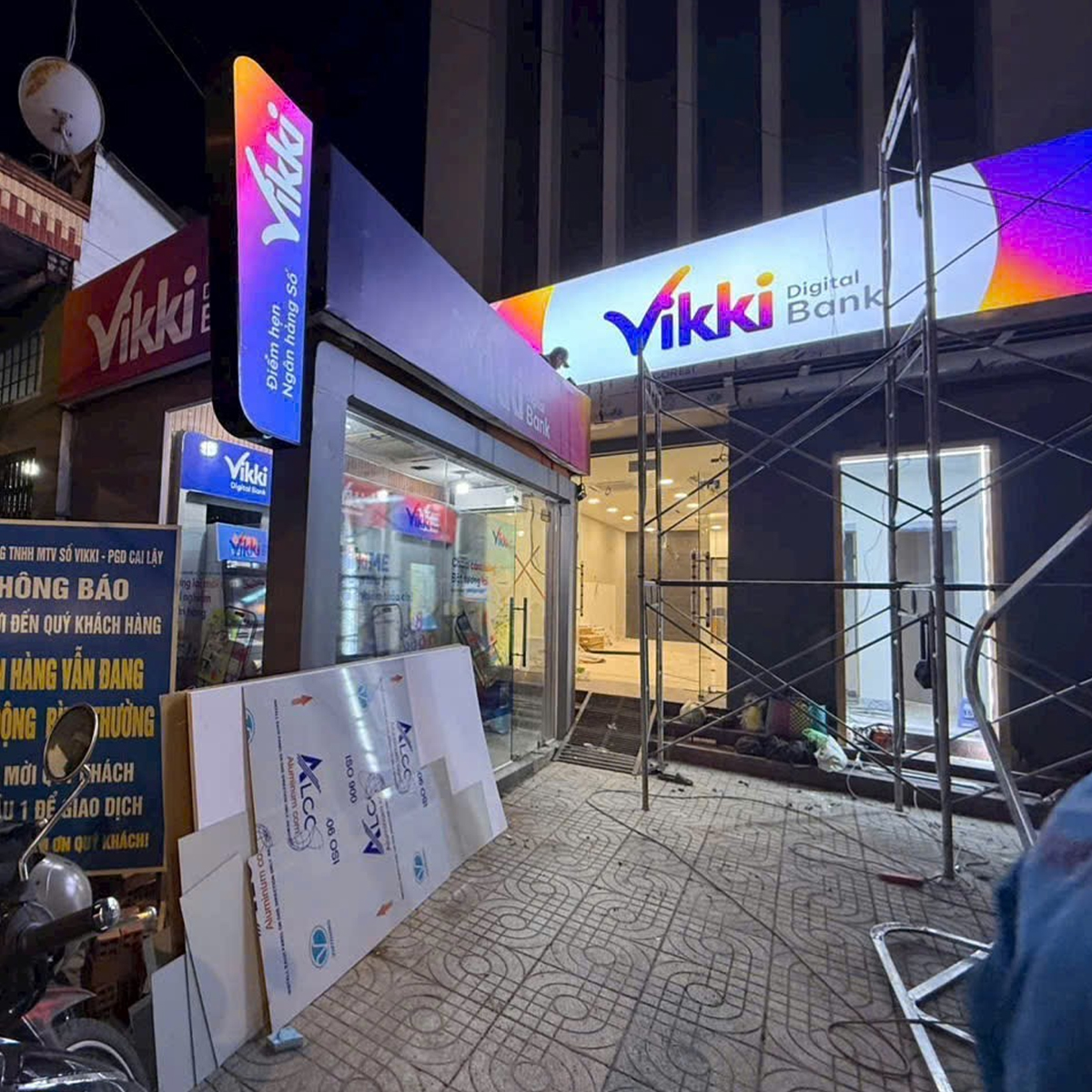 Thi Công Bảng Hiệu - Hộp Đèn